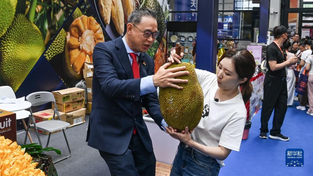 泛娱乐平台
